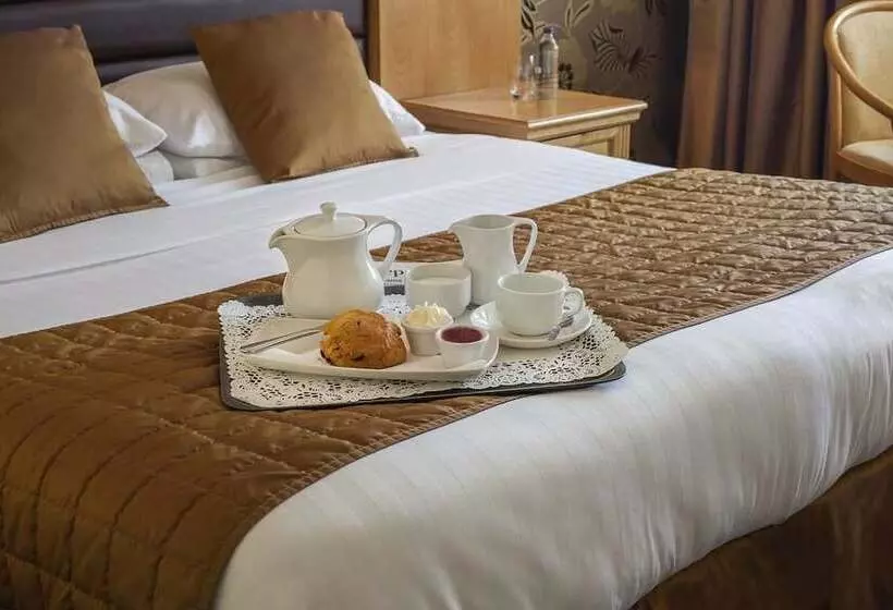 Standard Triple Room, Greville Arms Hotel Mullingar