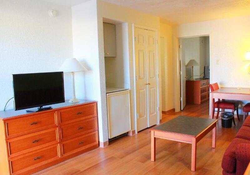 キングサイズベッドのスタンダードルーム, Baymont By Wyndham Tulsa Broken Arrow