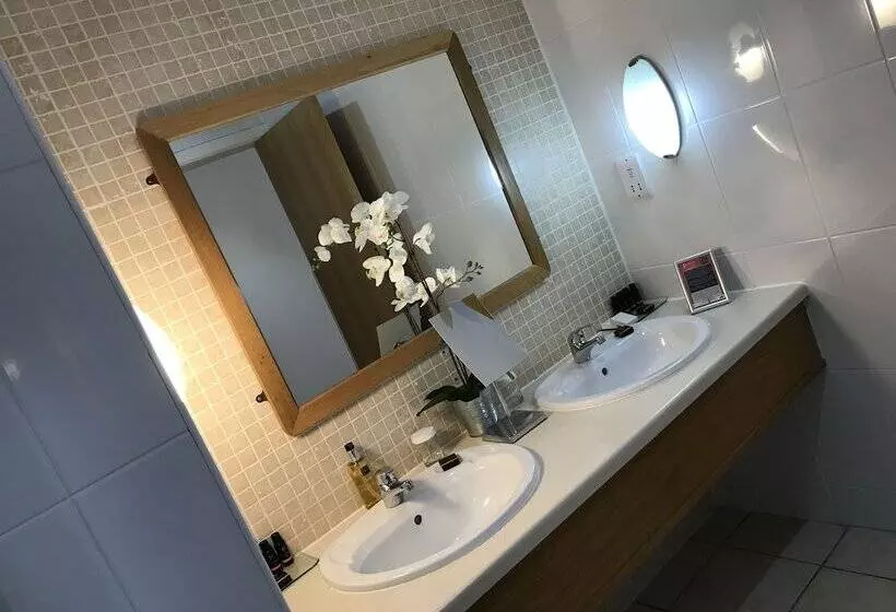 Juniorsviitti Merinäkymä, Bayview