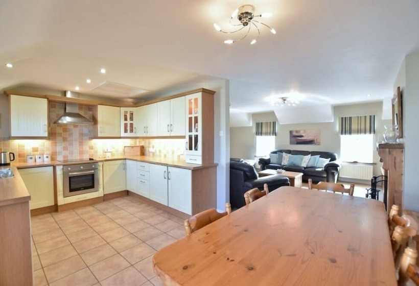 ３ベッドルームハウス, Bayview