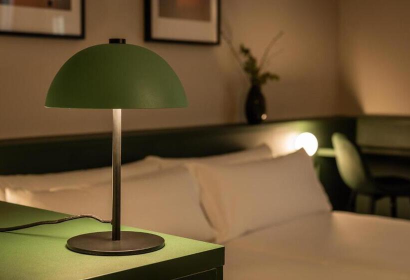 اتاق اکونومی, Bypillow Mothern