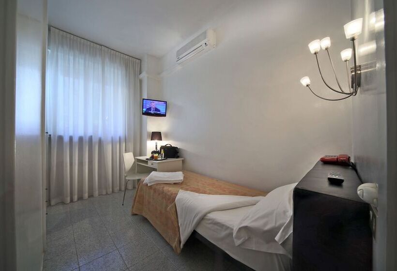 اتاق استاندارد یک نفره, Cristallo Brescia