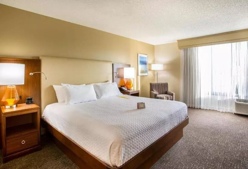 اتاق لوکس با تخت بزرگ, Doubletree By Hilton Fort Myers At Bell Tower Shops