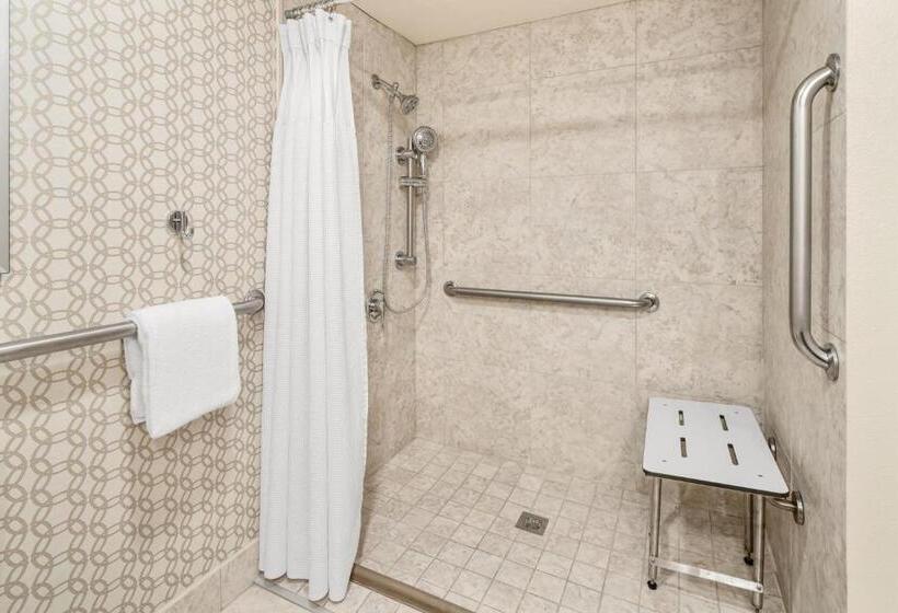 Standard-invahuone, Doubletree By Hilton Fort Myers At Bell Tower Shops
