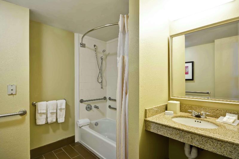 חדר סטנדרט עם מיטת קינג, Hilton Garden Inn Ft Myers