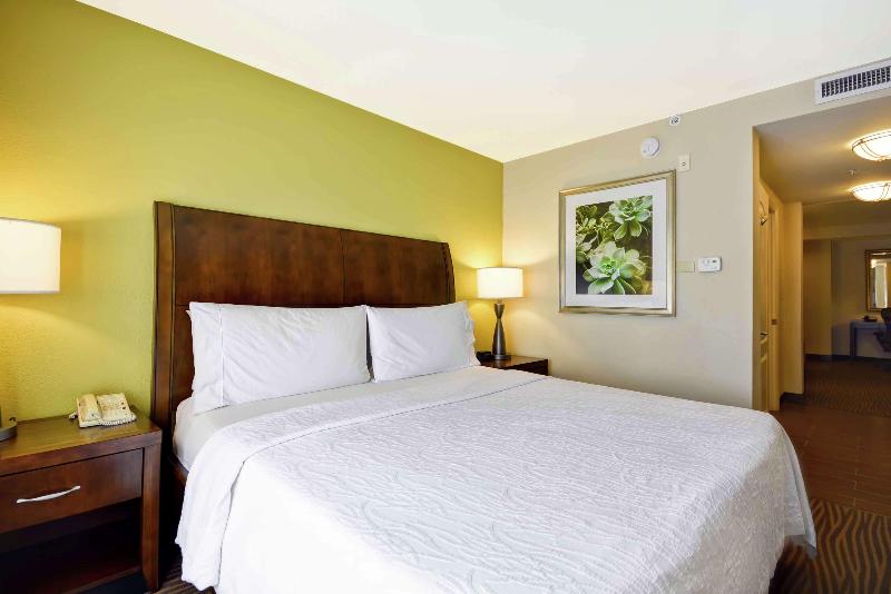 מיטת קינג בסוויטה, Hilton Garden Inn Ft Myers