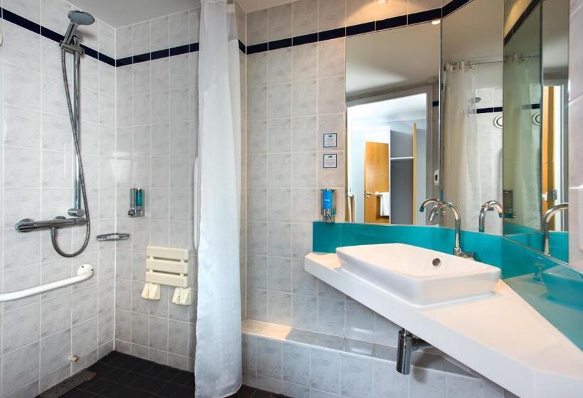 Номер Стандарт Адаптированный для Инвалидов, Holiday Inn Express   Glasgow Airport, An Ihg