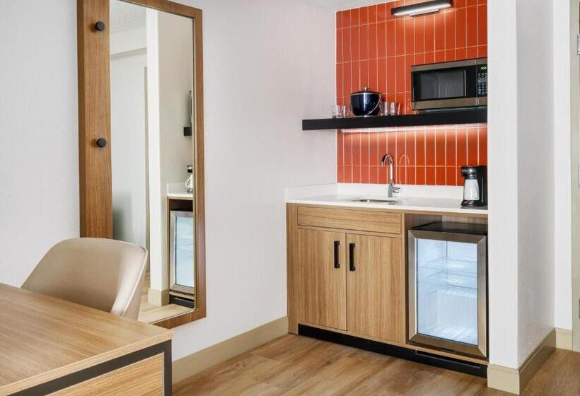 Номер Стандарт, Hyatt Place Across From Universal Orlando Resort