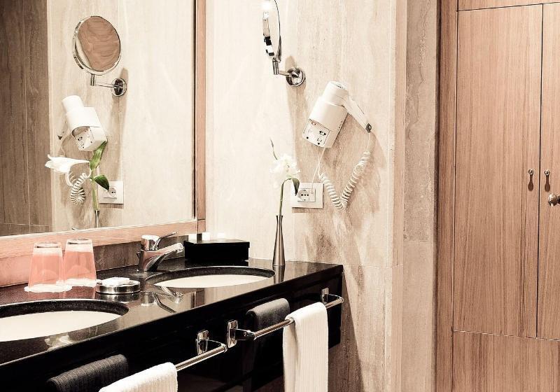 חדר דלוקס, Isa