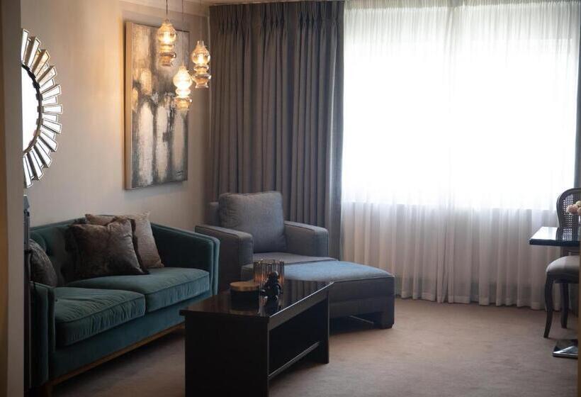 Deluxe Suite, Killarney Oaks