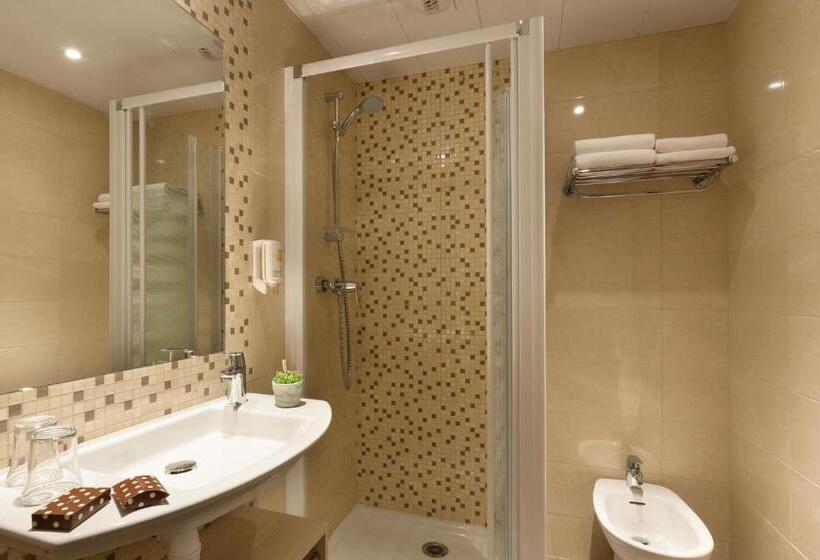 Номер Deluxe, Roissy