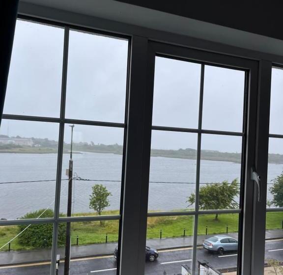 패밀리 룸 바다 전망, The Light House