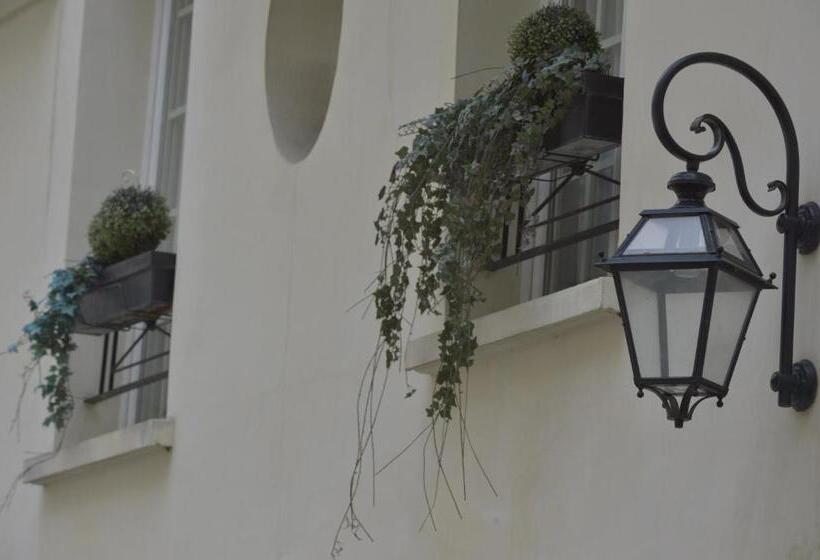 スタンダード4人部屋, Unic Renoir Saint Germain