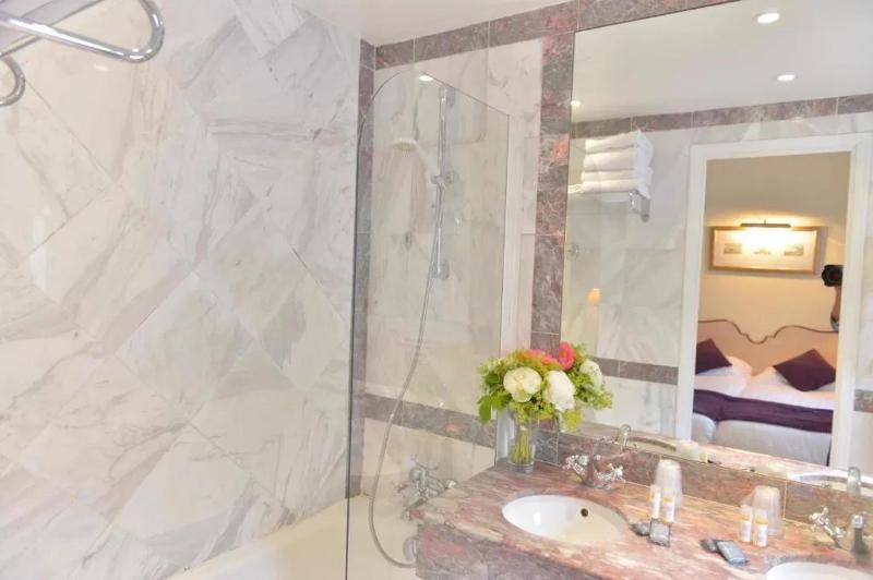 スタンダードトリプルルーム, Unic Renoir Saint Germain