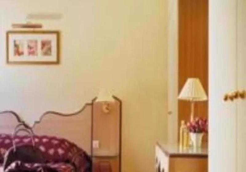 スタンダード4人部屋, Unic Renoir Saint Germain