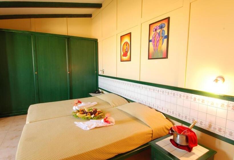 اتاق استاندارد با چشمانداز باغ, Voi Vila Do Farol Resort