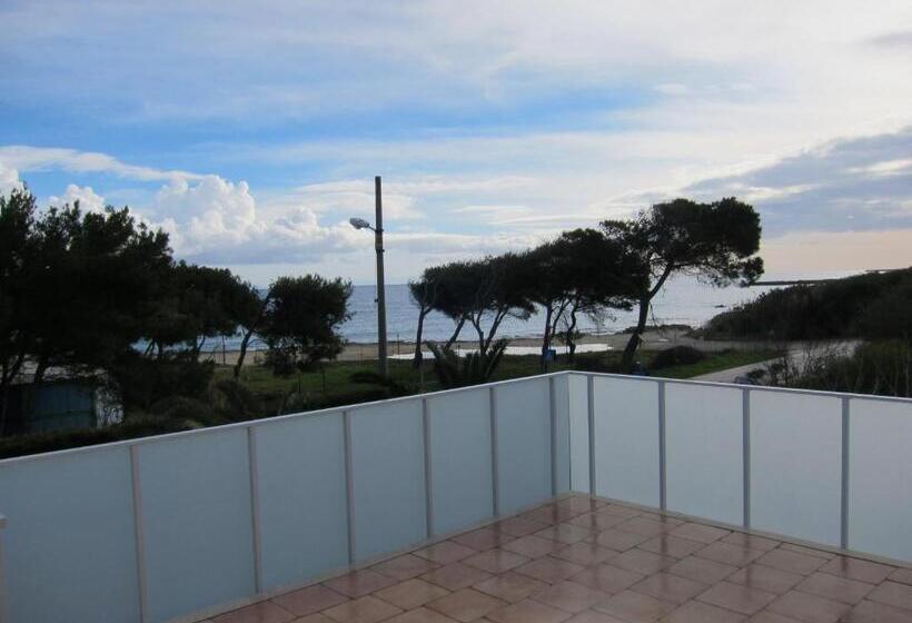 חדר סטנדרט נוף לים עם טרסה, B&b Neptunia Fronte Mare