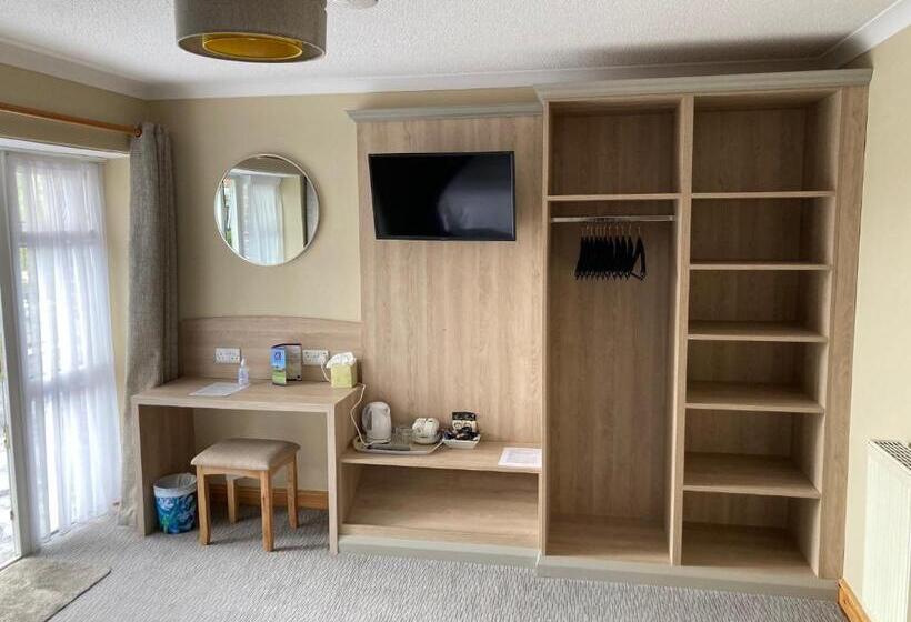 غرفة عائلية, The Waie Inn