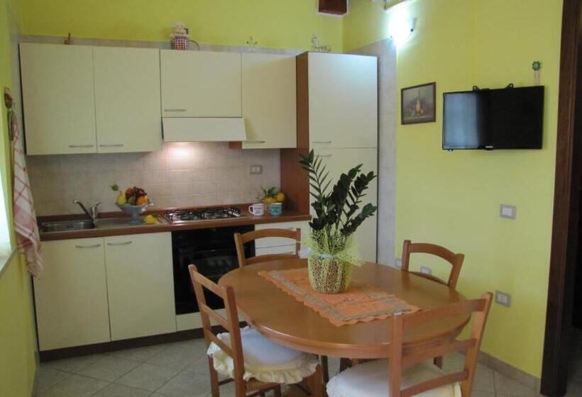 דירת חדר, B&b Monte Gruttas