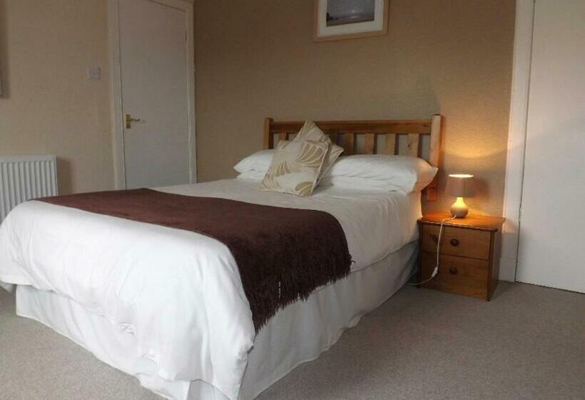 غرفة قياسية مطلّة علي الحديقة, The Mariner