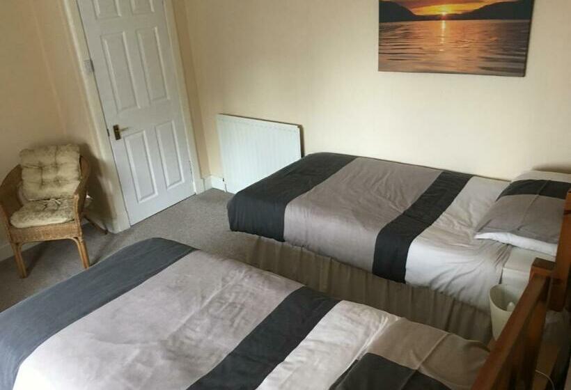 غرفة قياسية مطلّة علي البحر, The Mariner