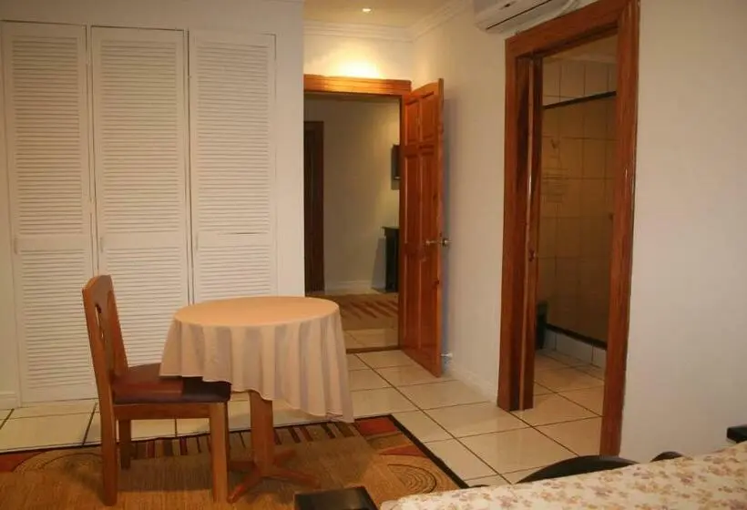 ベーシックトリプルルーム, Y Restaurante Costa Del Sol