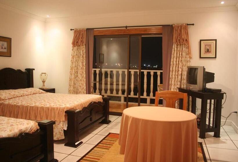 Трехместный Номер Базовый, Y Restaurante Costa Del Sol