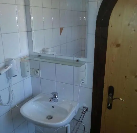 اتاق اکونومی, Romantik Pension Lehrberg