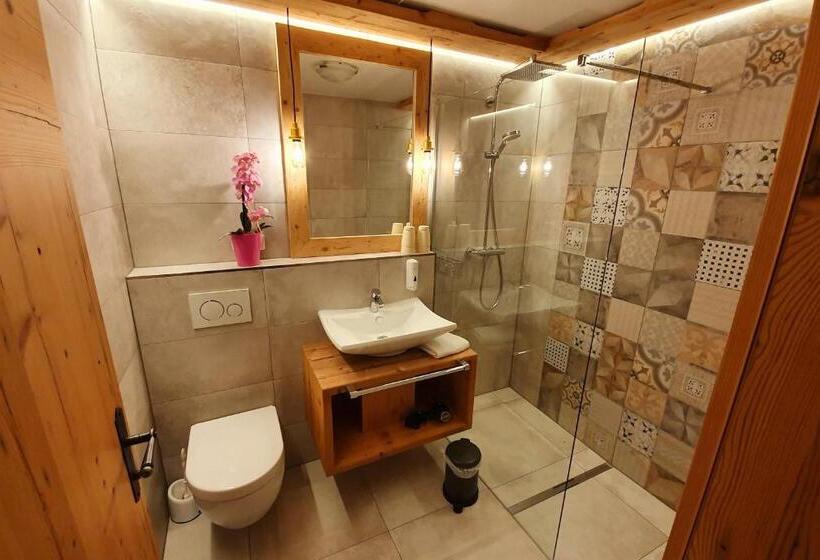 2 Bedroom Suite with Balcony, Romantik Pension Lehrberg