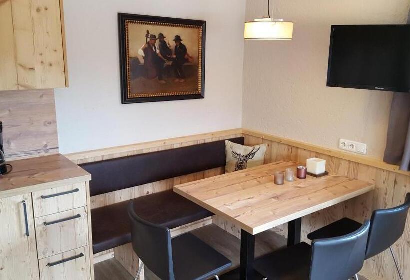 2 Bedroom Suite with Balcony, Romantik Pension Lehrberg