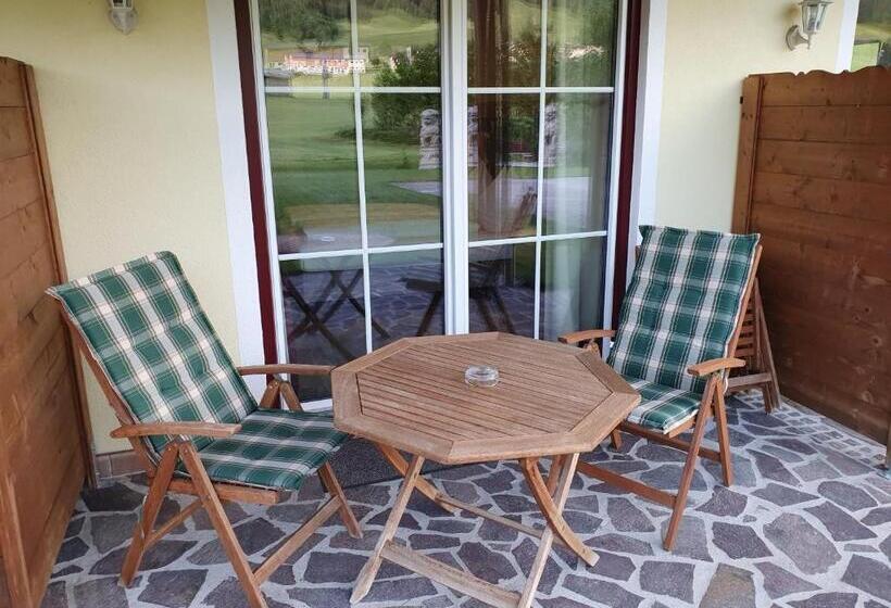آپارتمان 1 خوابه با تراس, Romantik Pension Lehrberg