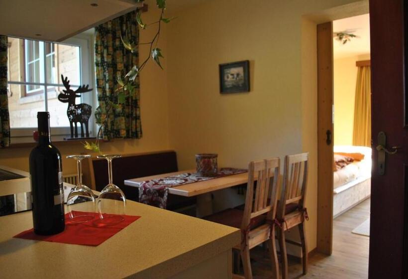 발코니가 있는 2 베드룸 아파트, Romantik Pension Lehrberg