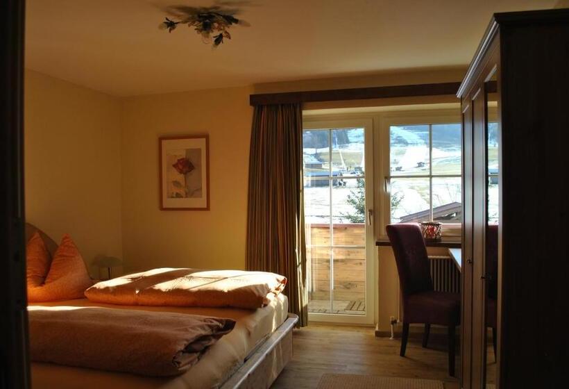 발코니가 있는 2 베드룸 아파트, Romantik Pension Lehrberg