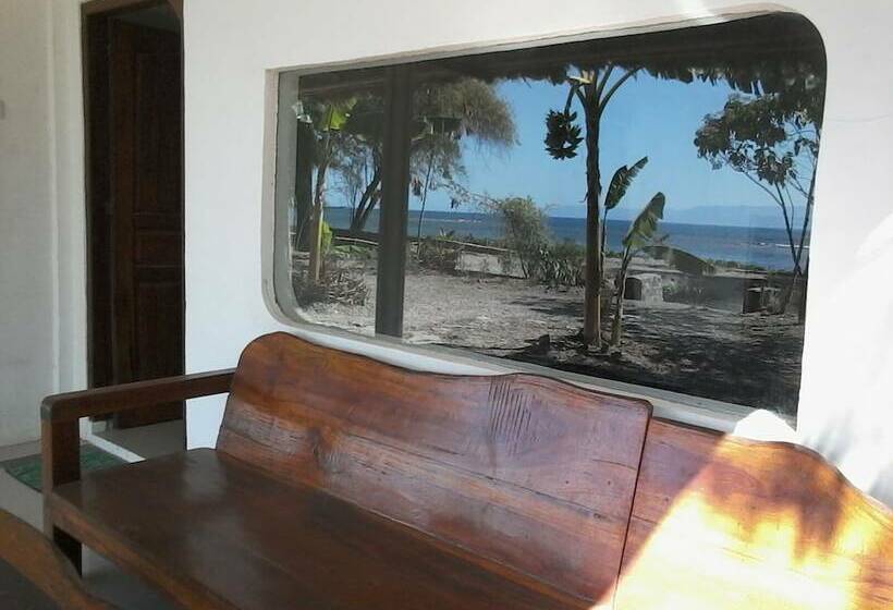 מיטה בחדר משותף, East Lombok Dive Hotel   Hostel