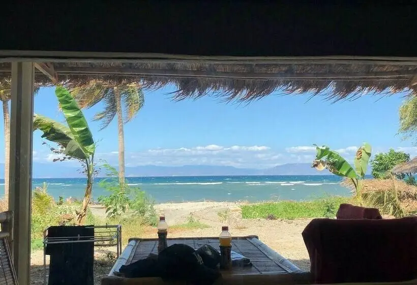 ルームシェアのワンベッド, East Lombok Dive Hotel   Hostel