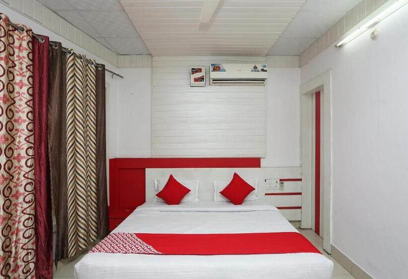 Standardrum, O Sirsa City Inn