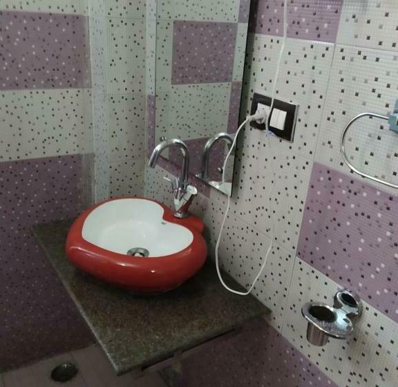 סוויטה דלוקס, Zero Mile Rooms