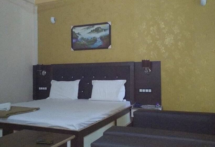 חדר דלוקס, Zero Mile Rooms