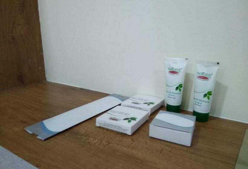 标准间, The Grand Raveta