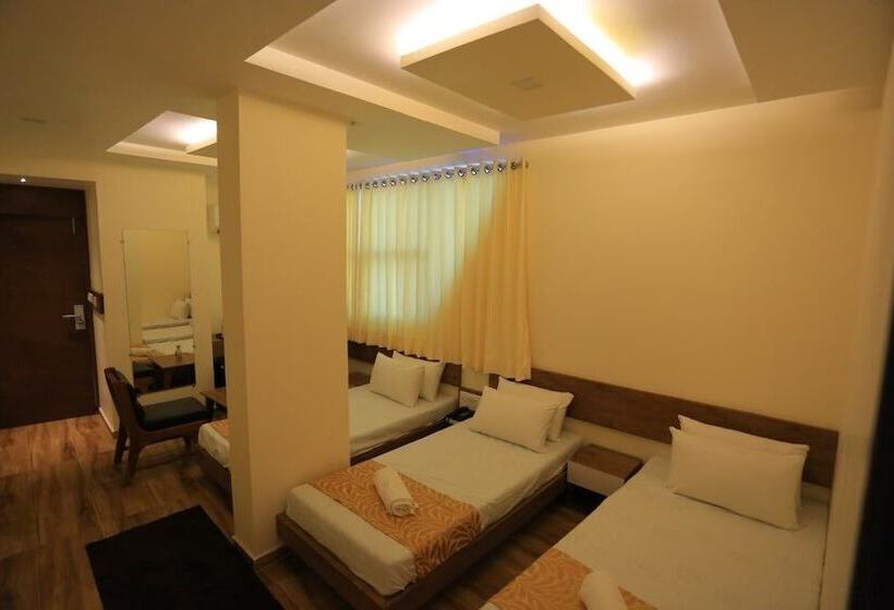 标准间, The Grand Raveta