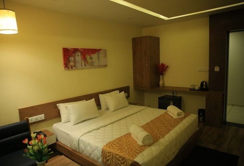 豪华房间, The Grand Raveta