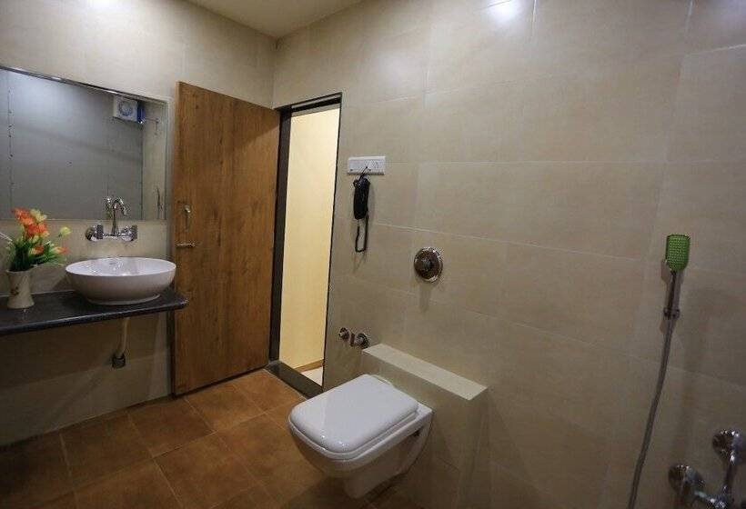 豪华房间, The Grand Raveta