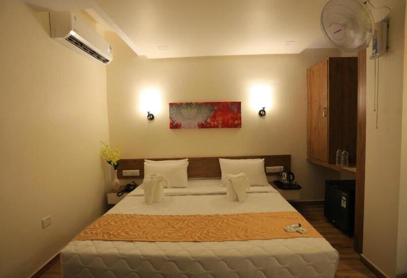 豪华房间, The Grand Raveta