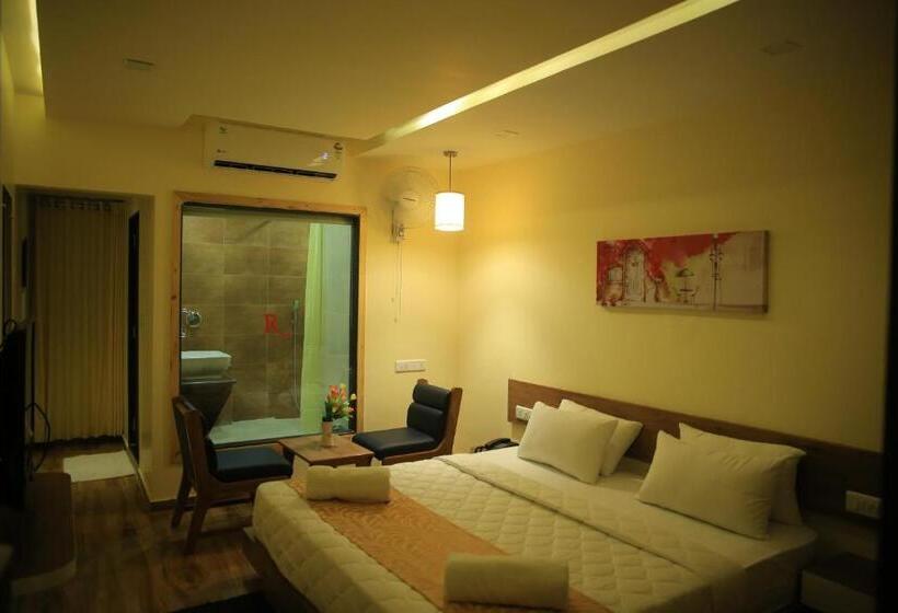 带大床的豪华间, The Grand Raveta