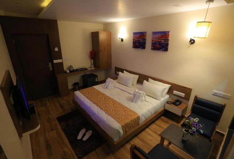 带大床的高级房间, The Grand Raveta