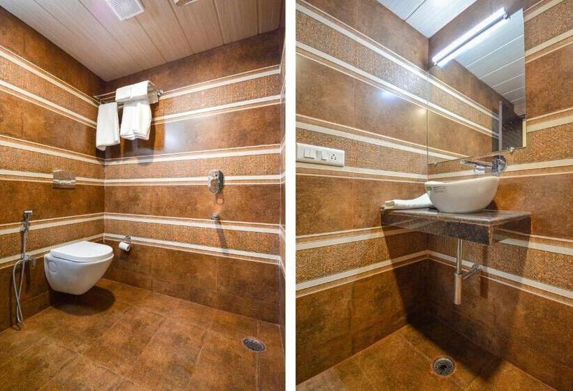 이코노미 룸, Nakshatra Resort