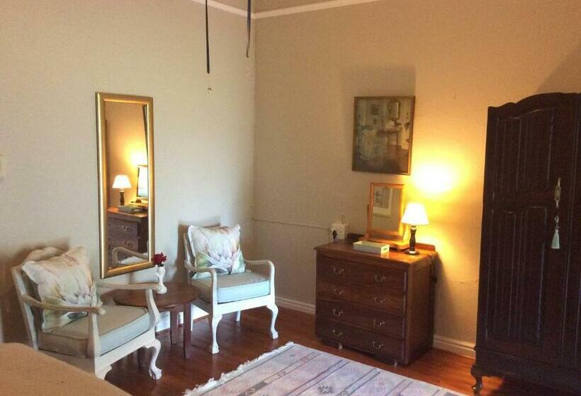 스탠다드 룸, Kingston Farm