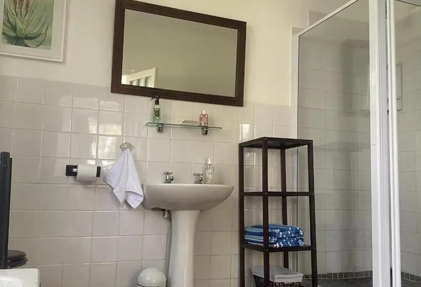 1 Schlafzimmer Apartment, Kingston Farm