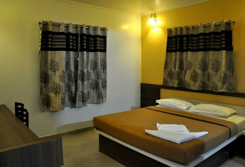 スタンダードルーム, Rutu S Holidays Resort Panhala