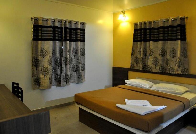デラックスルーム, Rutu S Holidays Resort Panhala